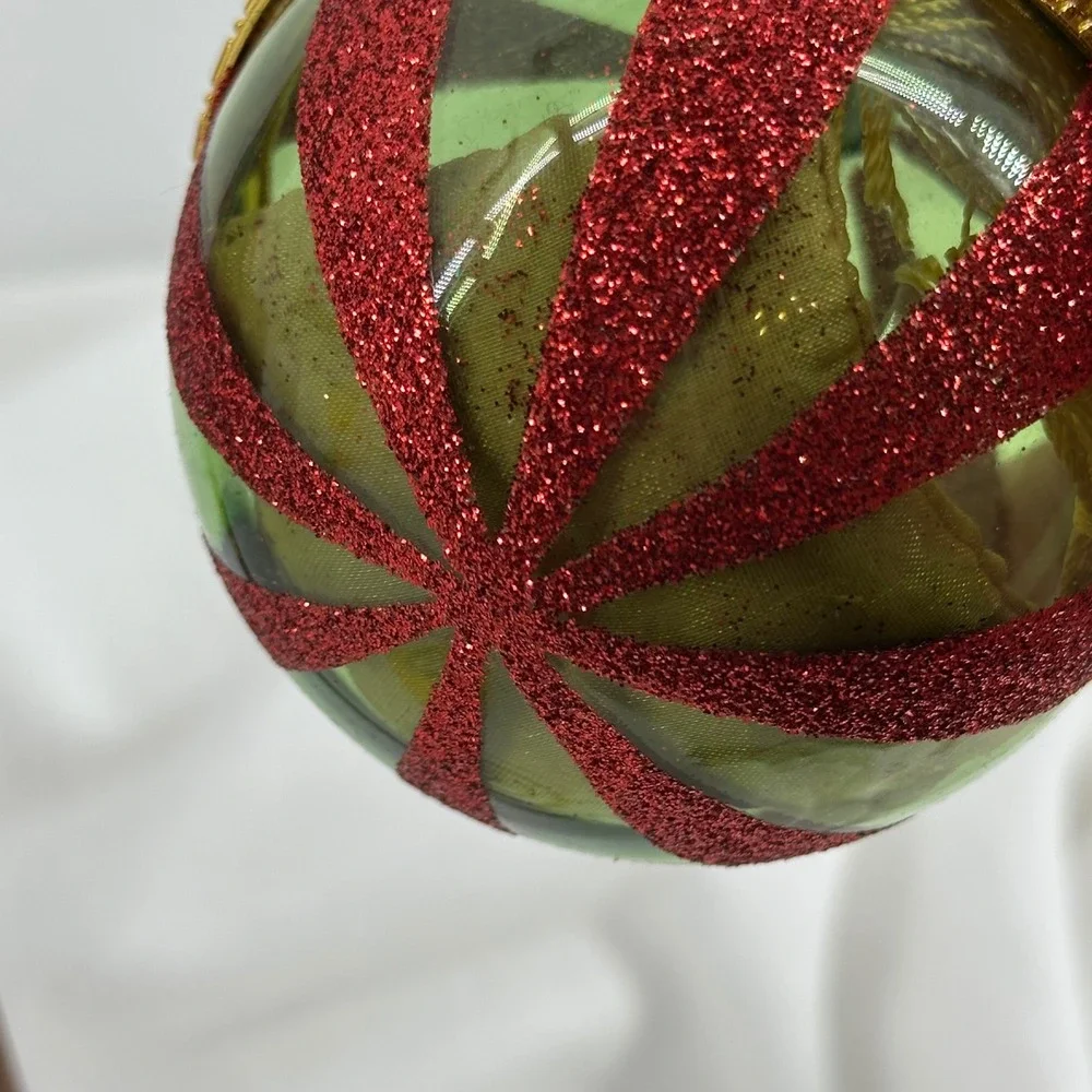 Waterford Holiday Heirlooms North Pole Treasures Box- Ornament * Crack in Glass